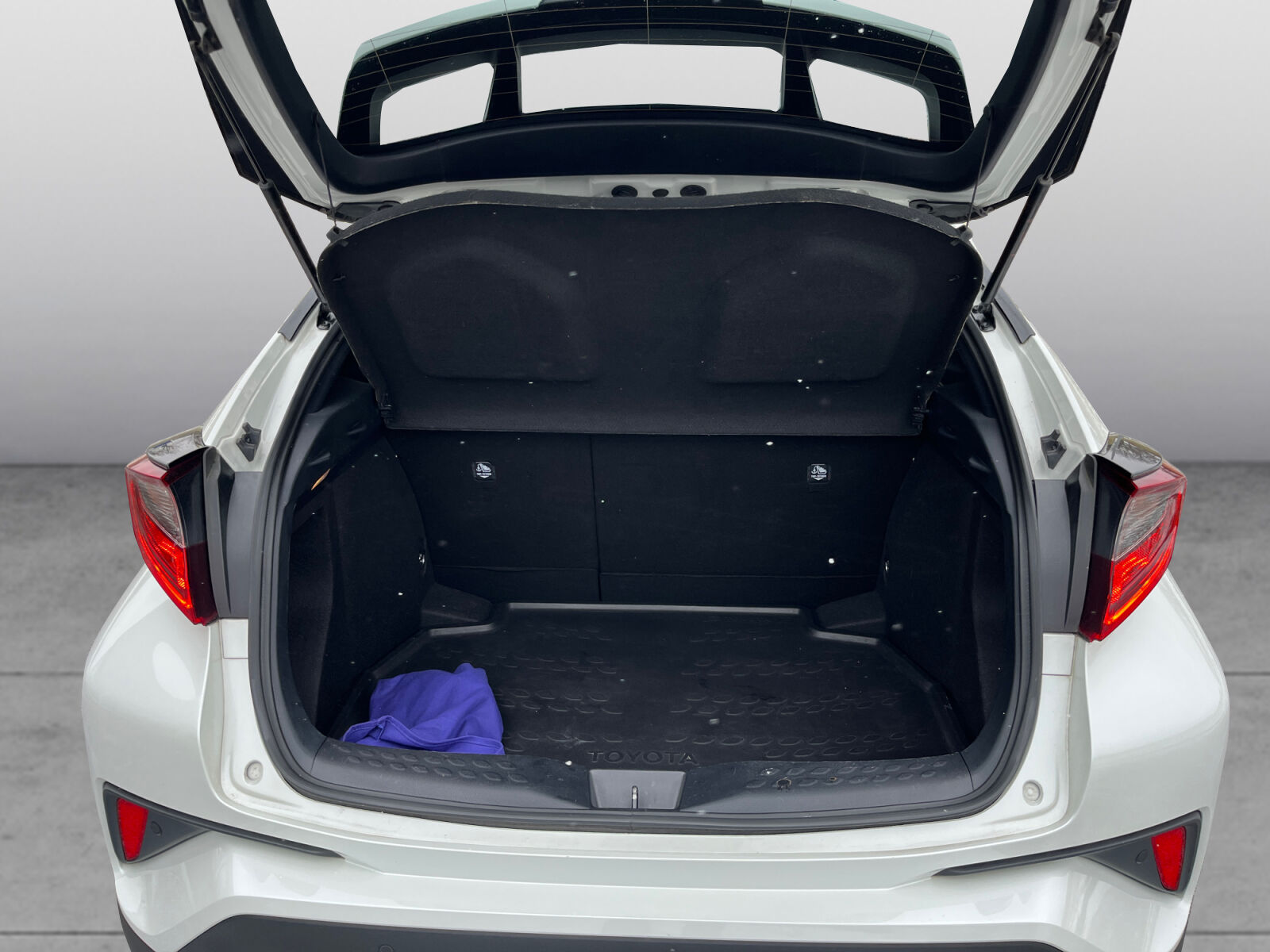 Billede af Toyota C-HR 1,8 Hybrid C-LUB Multidrive S 122HK 5d Aut.