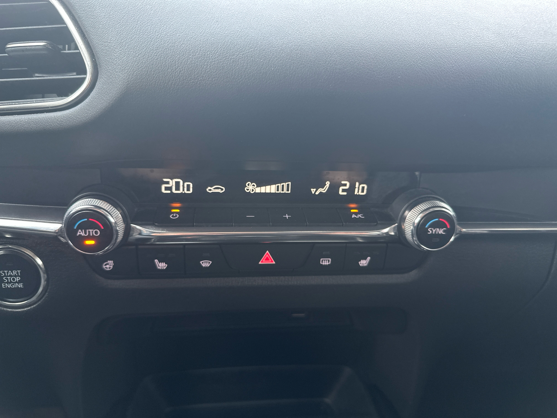 Billede af Mazda CX-30 2,0 Skyactiv-X  Mild hybrid Cosmo 180HK 5d 6g Aut.