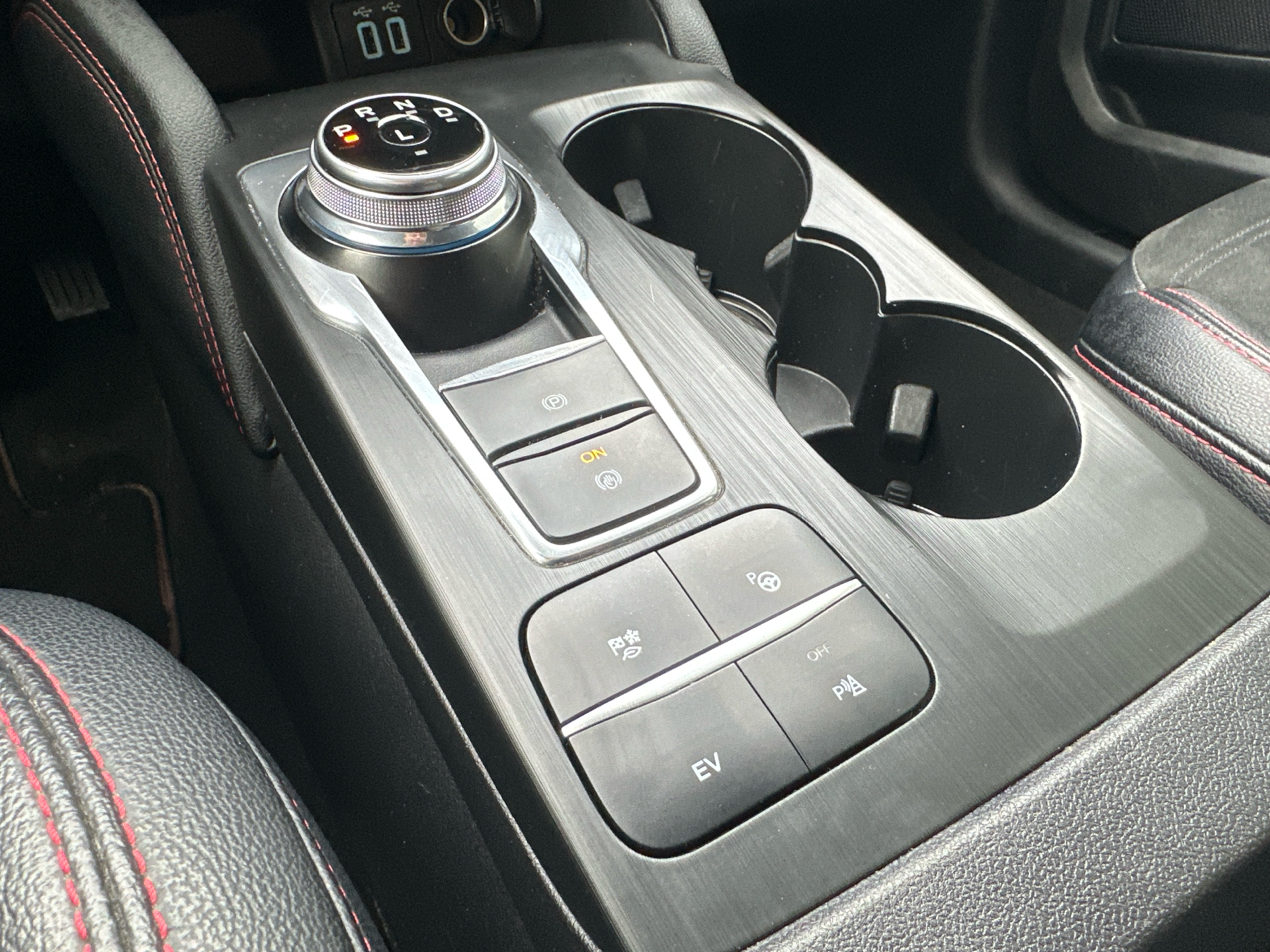 Billede af Ford Kuga 2,5 Plugin-hybrid ST-Line X CVT 225HK 5d Trinl. Gear