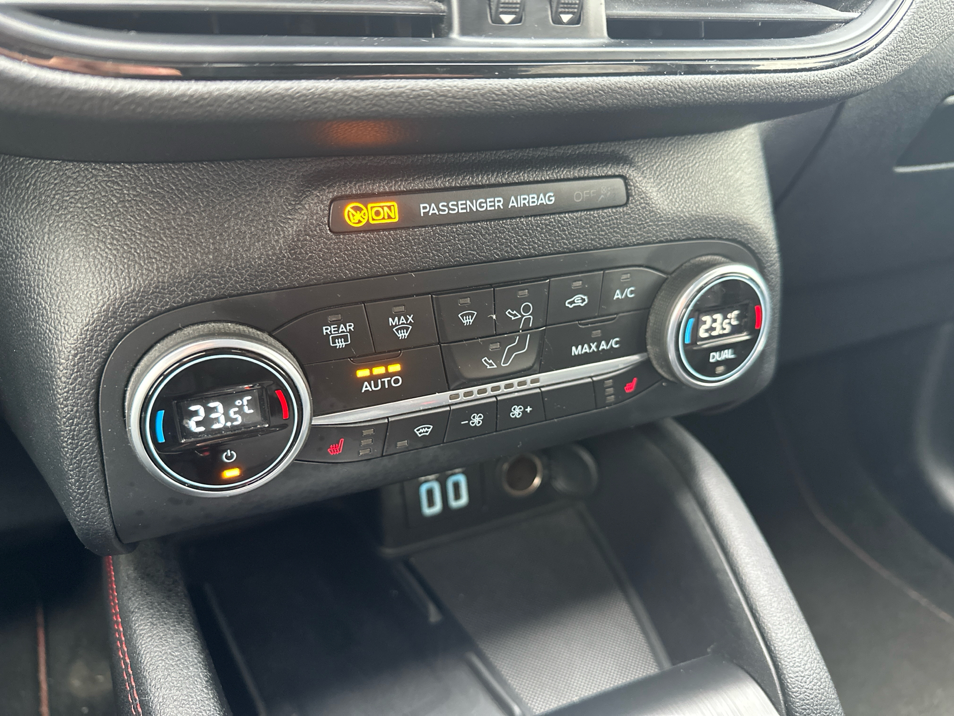 Billede af Ford Kuga 2,5 Plugin-hybrid ST-Line X CVT 225HK 5d Trinl. Gear