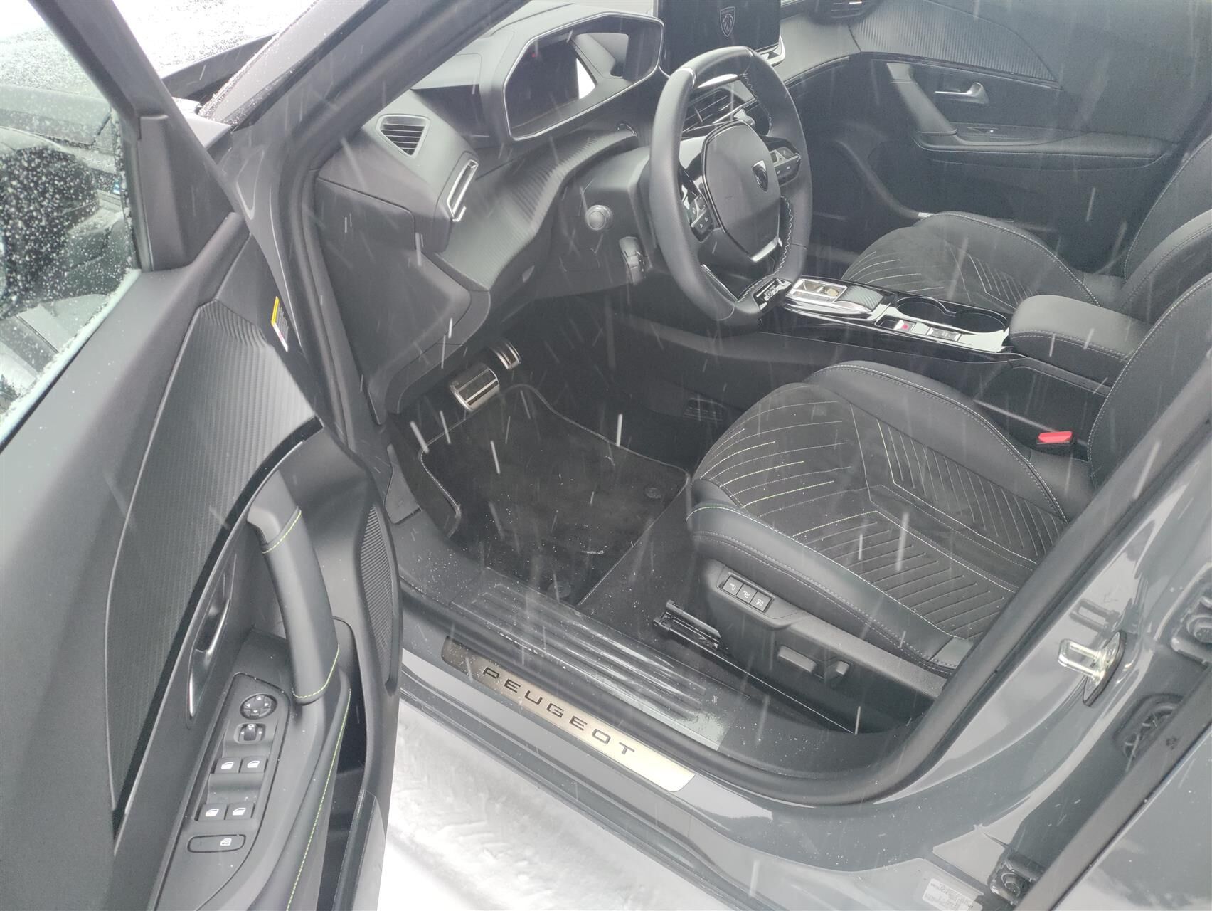 Billede af Peugeot e-2008 EL GT Sky 156HK 5d Aut.