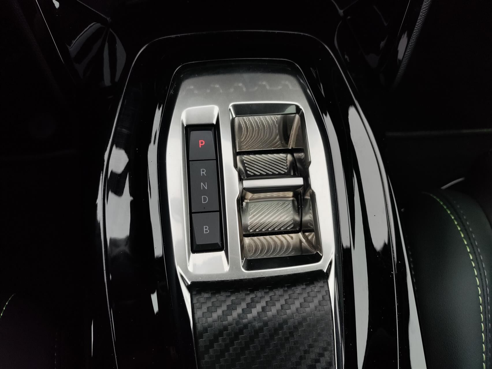 Billede af Peugeot e-2008 EL GT Sky 156HK 5d Aut.