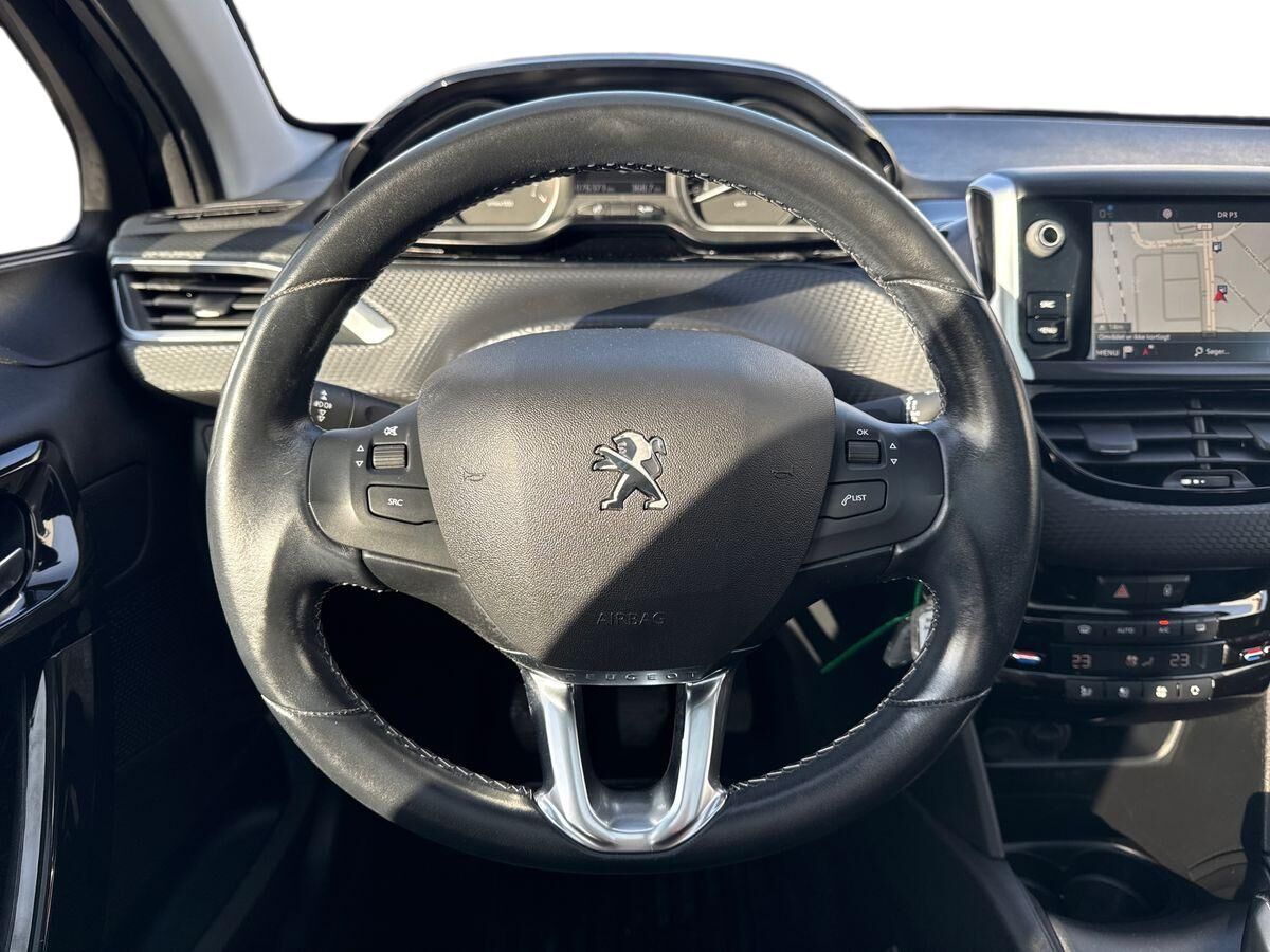 Billede af Peugeot 208 1,2 PureTech Signature Sky 82HK 5d