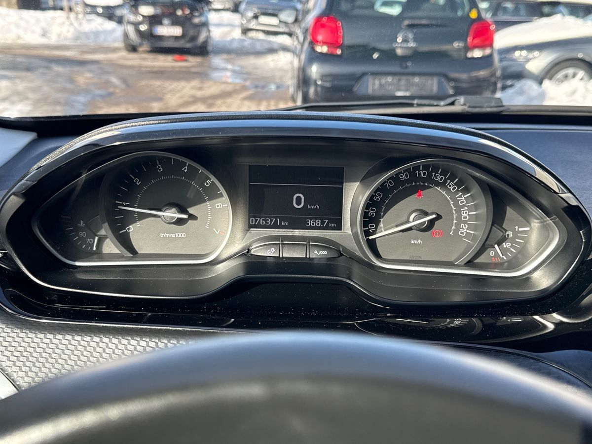 Billede af Peugeot 208 1,2 PureTech Signature Sky 82HK 5d