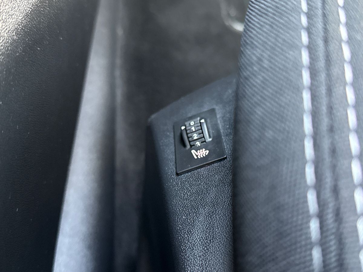 Billede af Peugeot 208 1,2 PureTech Signature Sky 82HK 5d