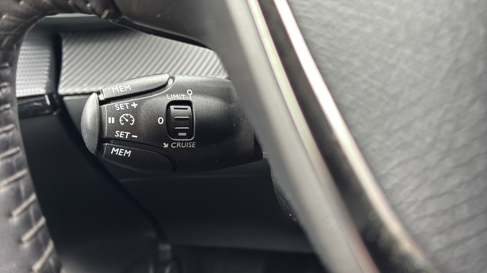 Billede af Peugeot 208 1,2 PureTech Vision Sport EAT8 100HK 5d 8g Aut.