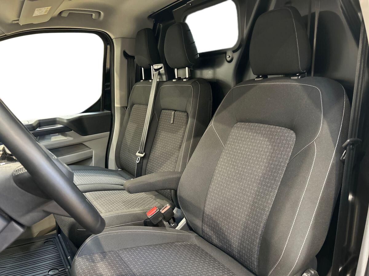 Billede af Ford Transit Custom 320 L2H1 2,5 Plugin-hybrid Trend CVT 233HK Van Trinl. Gear