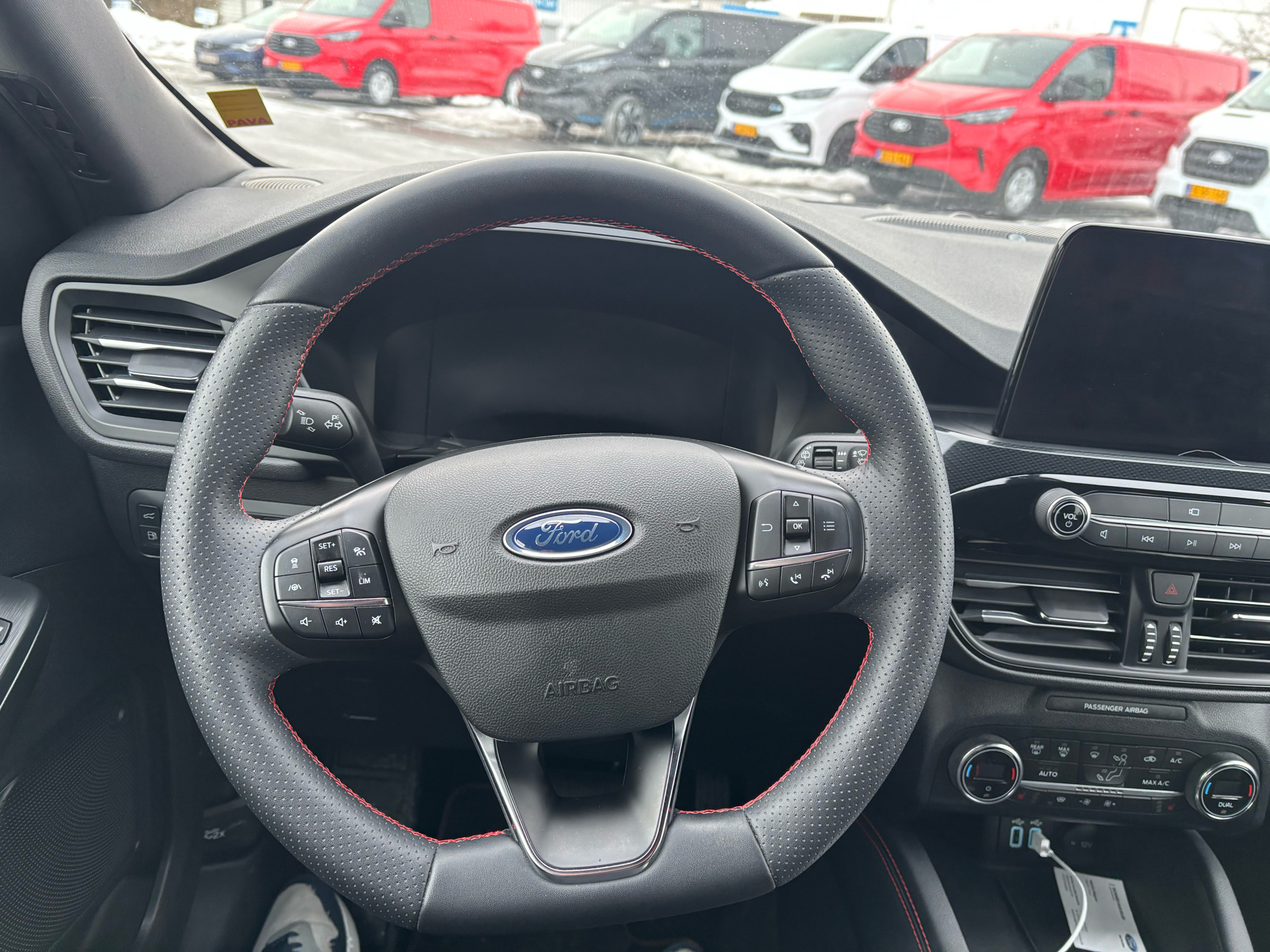 Billede af Ford Kuga 2,5 Plugin-hybrid ST-Line X CVT 225HK 5d Trinl. Gear