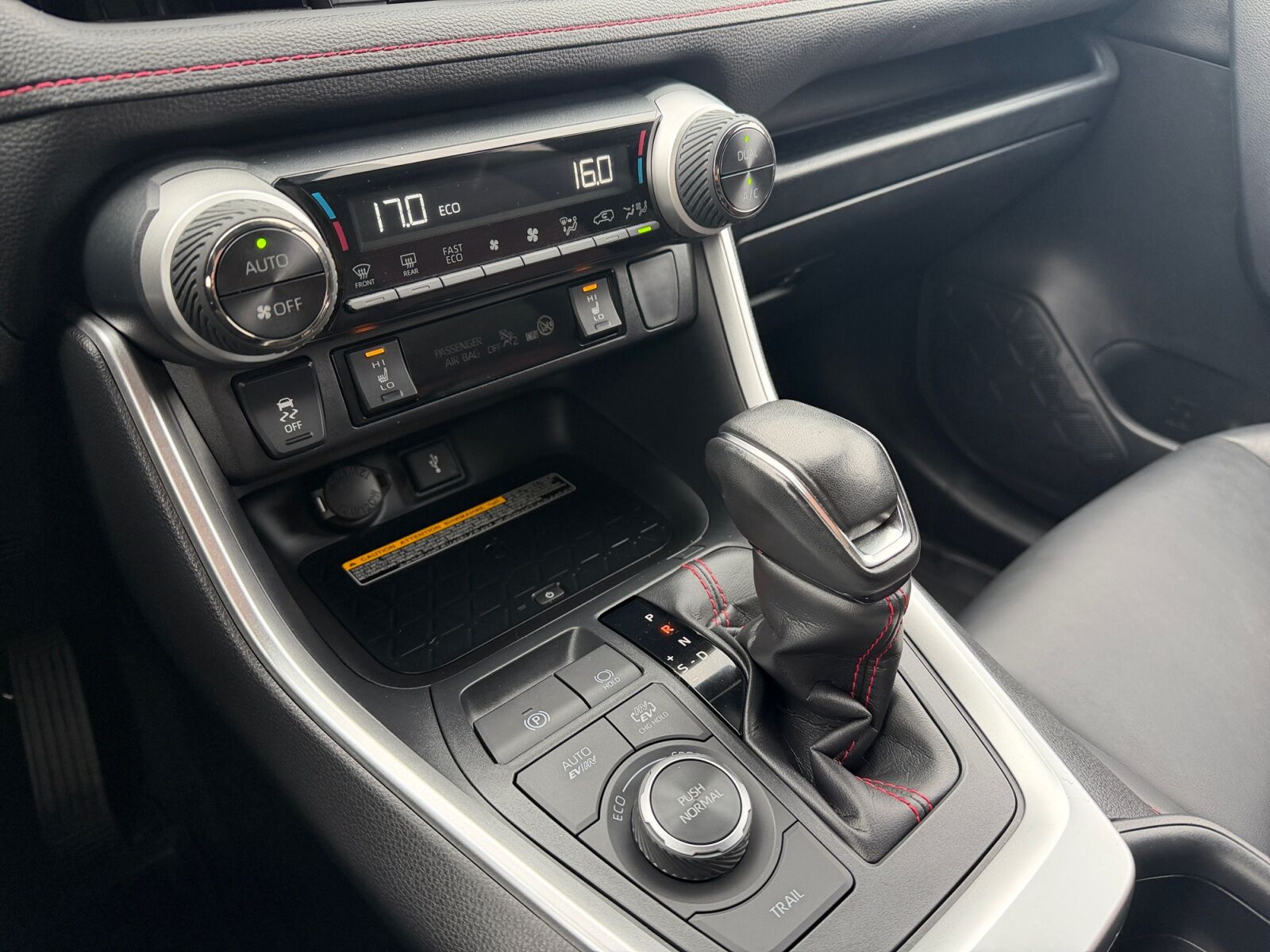 Billede af Toyota RAV4 Plug-in 2,5 Plugin-hybrid H3 Comfort AWD 306HK 5d 6g Aut.