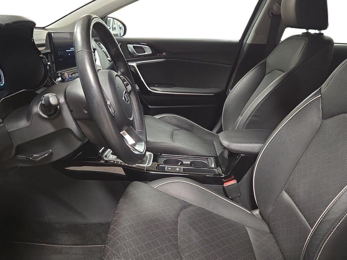 Billede af Kia Ceed SW 1,6 GDI PHEV  Plugin-hybrid Upgrade m/Plus DCT 141HK Stc 6g Aut.