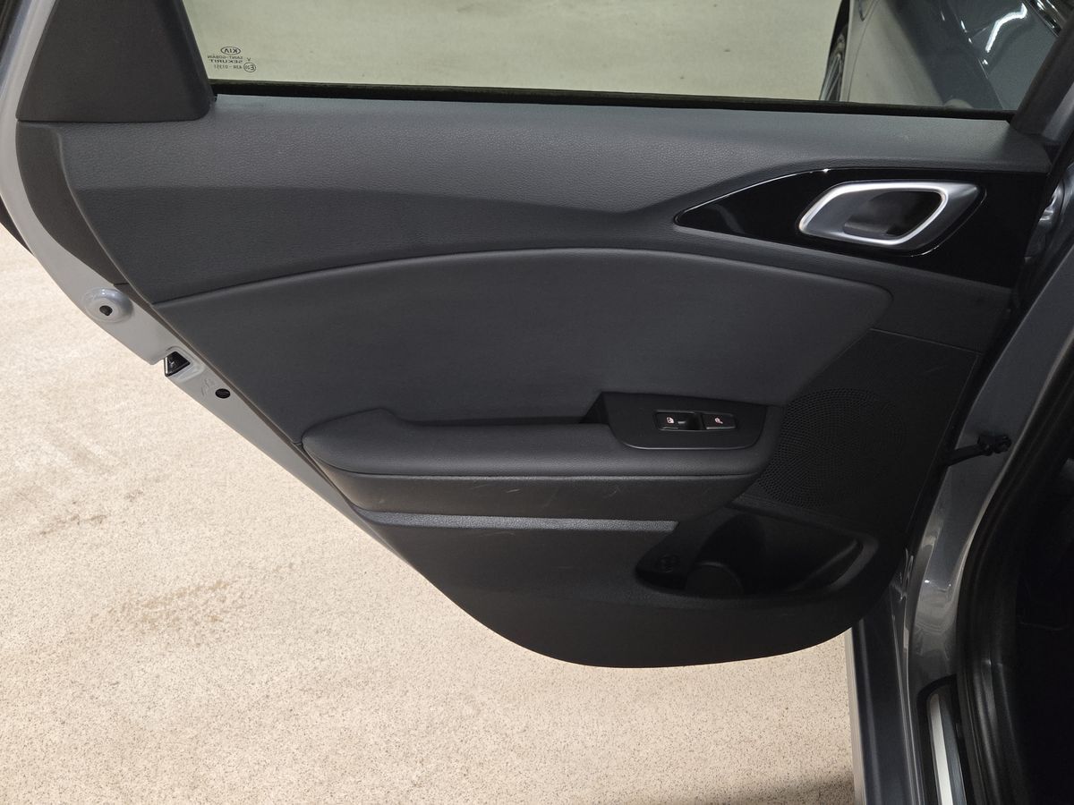 Billede af Kia Ceed SW 1,6 GDI PHEV  Plugin-hybrid Upgrade m/Plus DCT 141HK Stc 6g Aut.