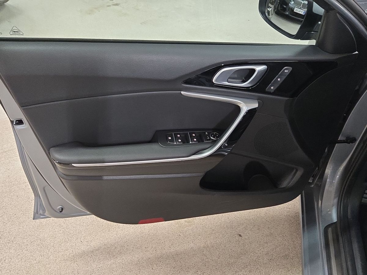 Billede af Kia Ceed SW 1,6 GDI PHEV  Plugin-hybrid Upgrade m/Plus DCT 141HK Stc 6g Aut.