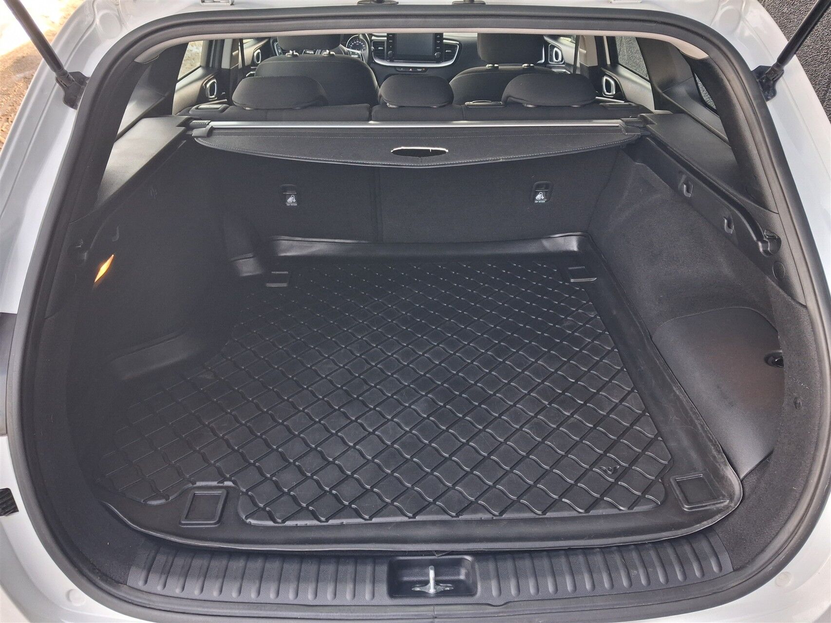 Billede af Kia Ceed SW 1,6 GDI PHEV  Plugin-hybrid Prestige DCT 141HK Stc 6g Aut.