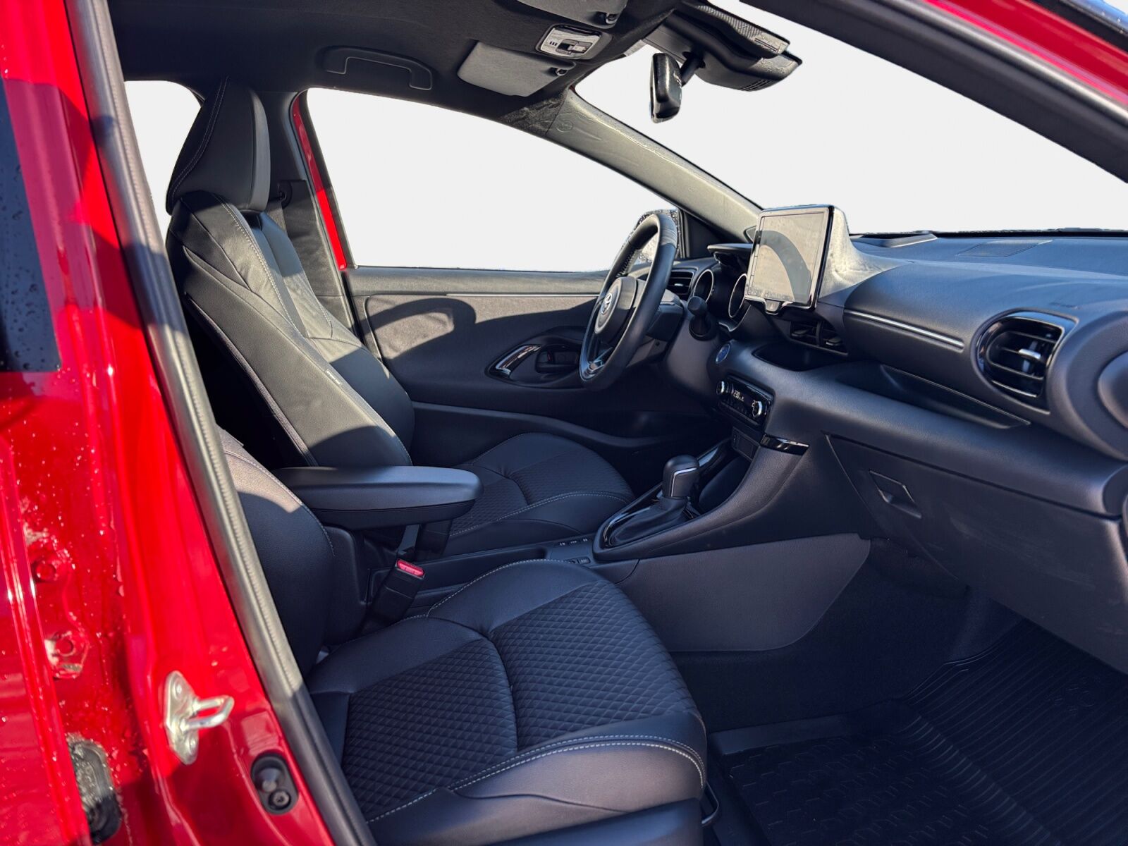 Billede af Toyota Yaris 1,5 Hybrid H3 Style Bi-tone 116HK 5d Trinl. Gear