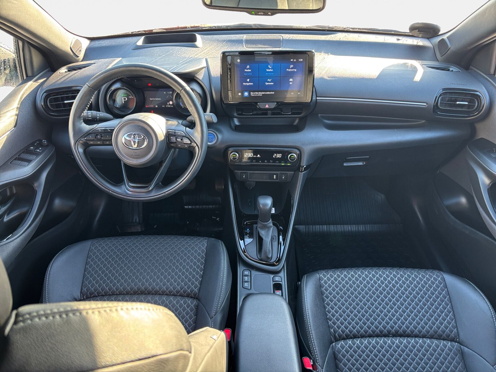 Billede af Toyota Yaris 1,5 Hybrid H3 Style Bi-tone 116HK 5d Trinl. Gear