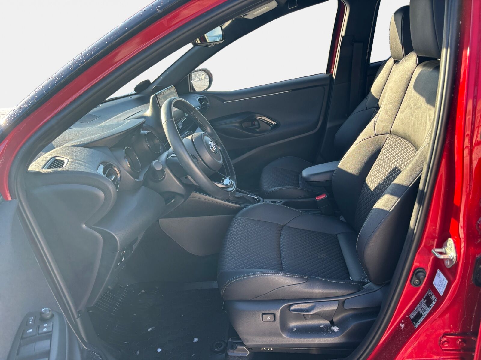 Billede af Toyota Yaris 1,5 Hybrid H3 Style Bi-tone 116HK 5d Trinl. Gear