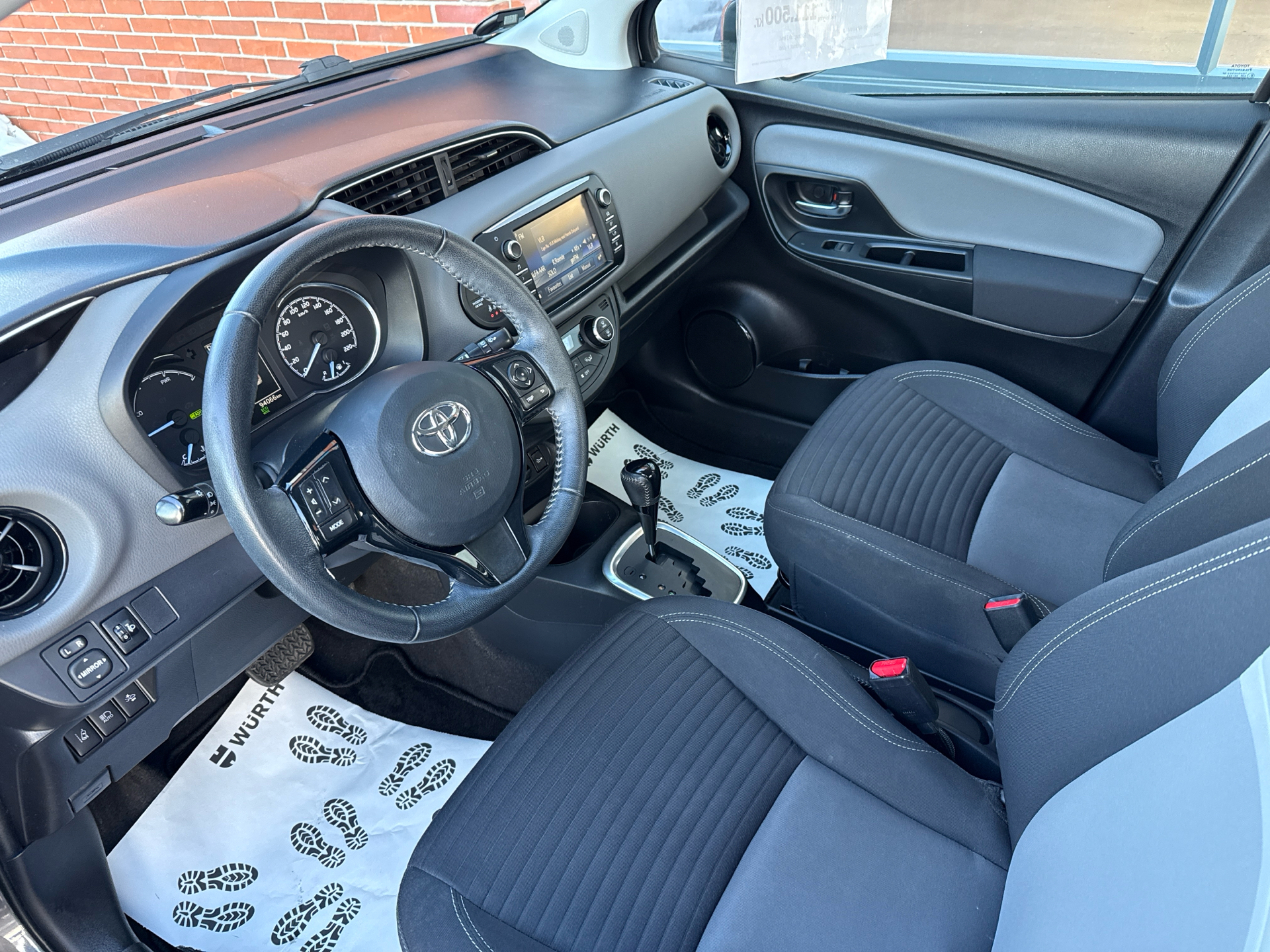 Billede af Toyota Yaris 1,5 Hybrid H2 E-CVT 100HK 5d Trinl. Gear