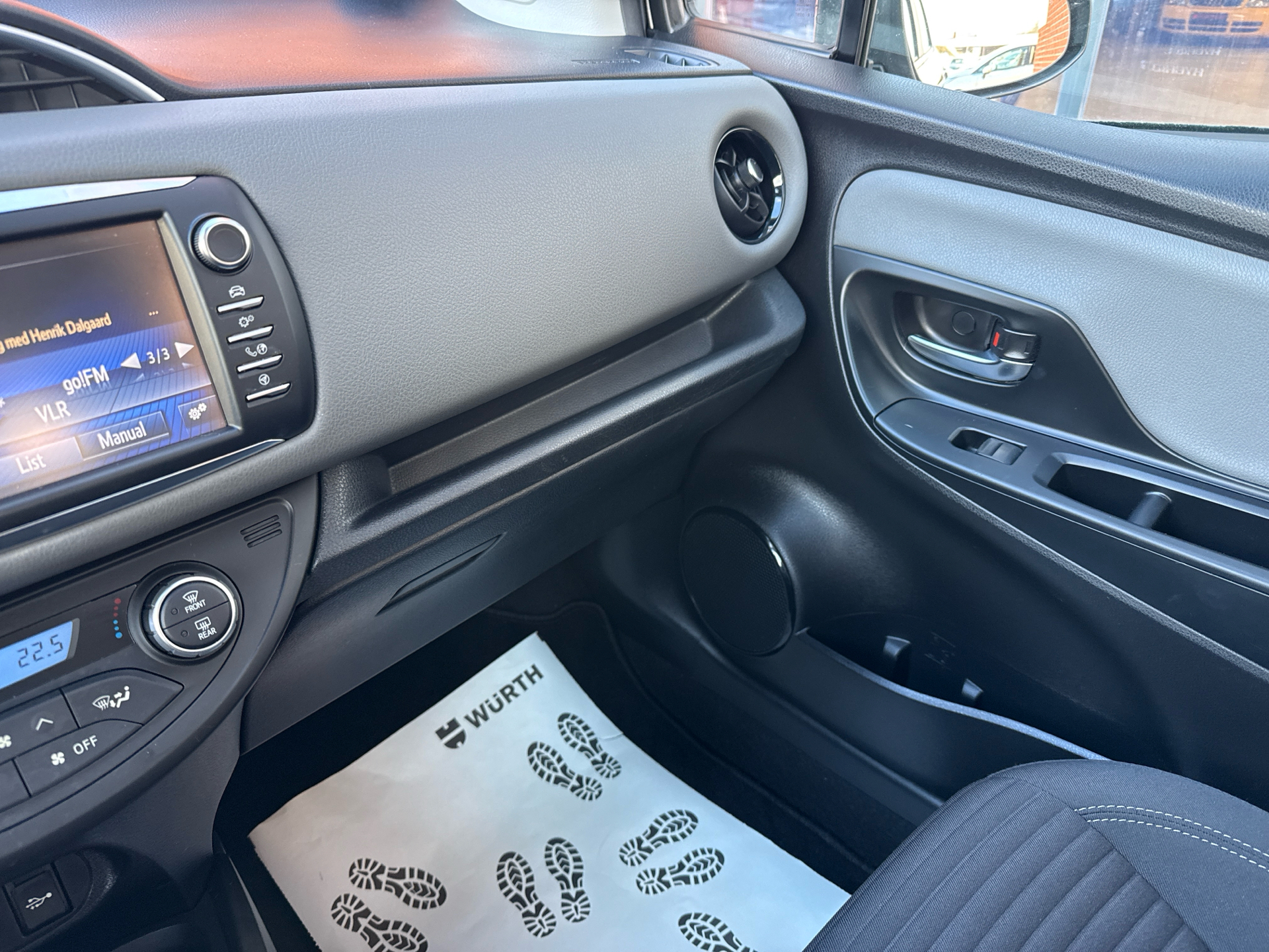 Billede af Toyota Yaris 1,5 Hybrid H2 E-CVT 100HK 5d Trinl. Gear