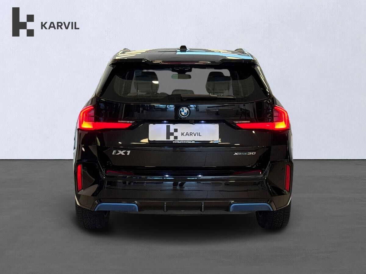 Billede af BMW iX1 xDrive30 EL Fully Charged 4x4 313HK 5d Aut.