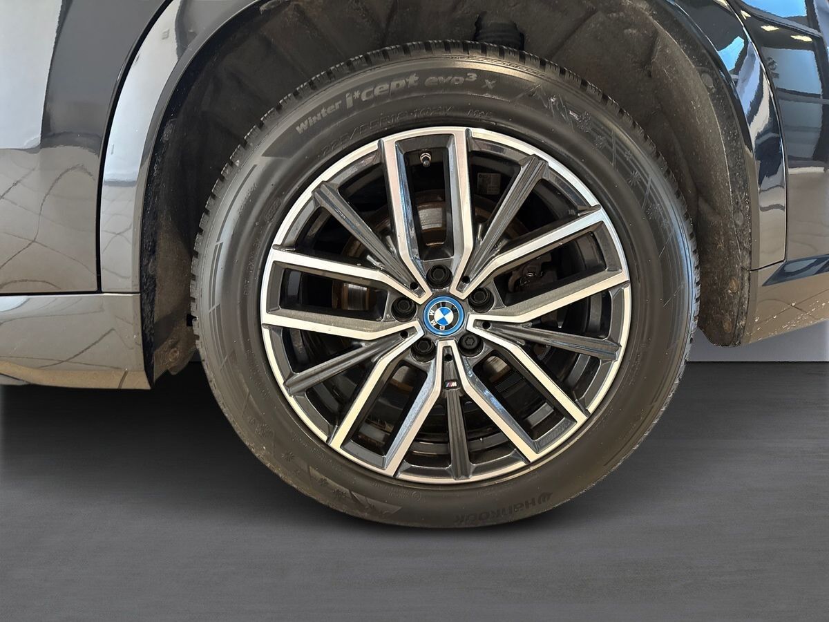 Billede af BMW iX1 xDrive30 EL Fully Charged 4x4 313HK 5d Aut.