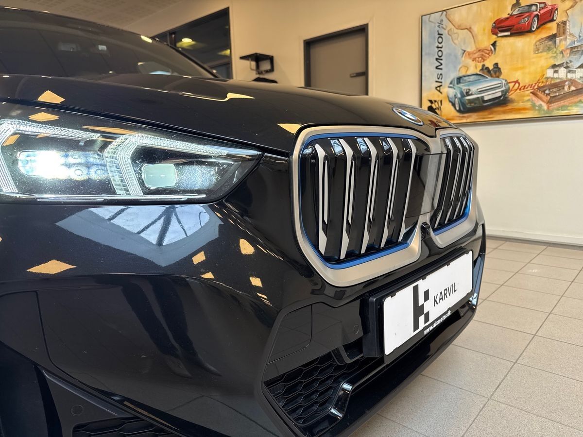 Billede af BMW iX1 xDrive30 EL Fully Charged 4x4 313HK 5d Aut.