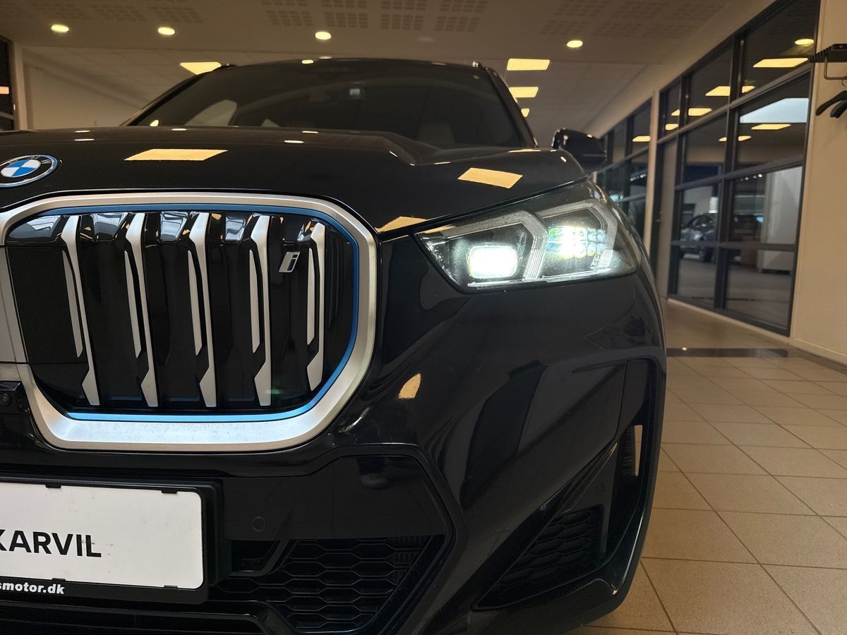 Billede af BMW iX1 xDrive30 EL Fully Charged 4x4 313HK 5d Aut.