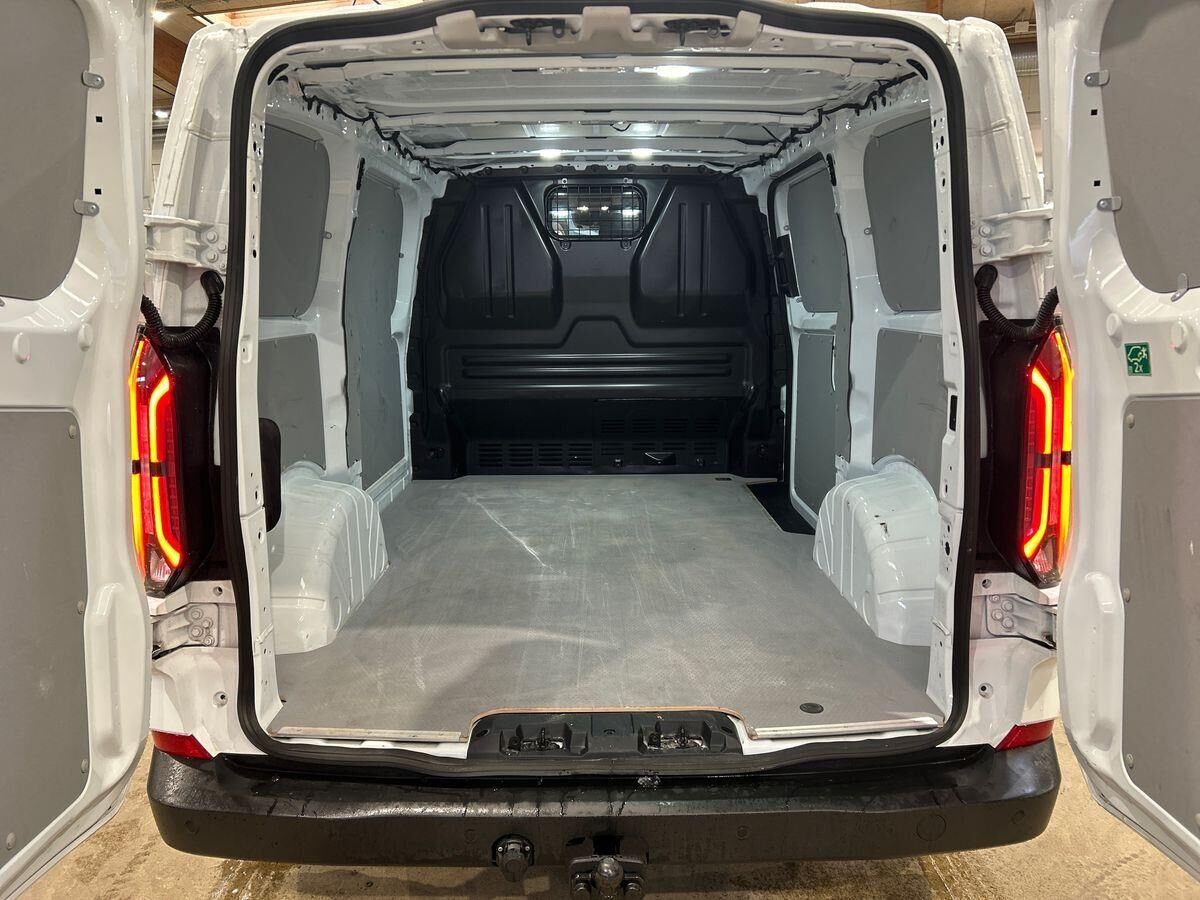 Billede af Ford E-Transit Custom 320 L1H1 EL Trend 136HK Van Aut.