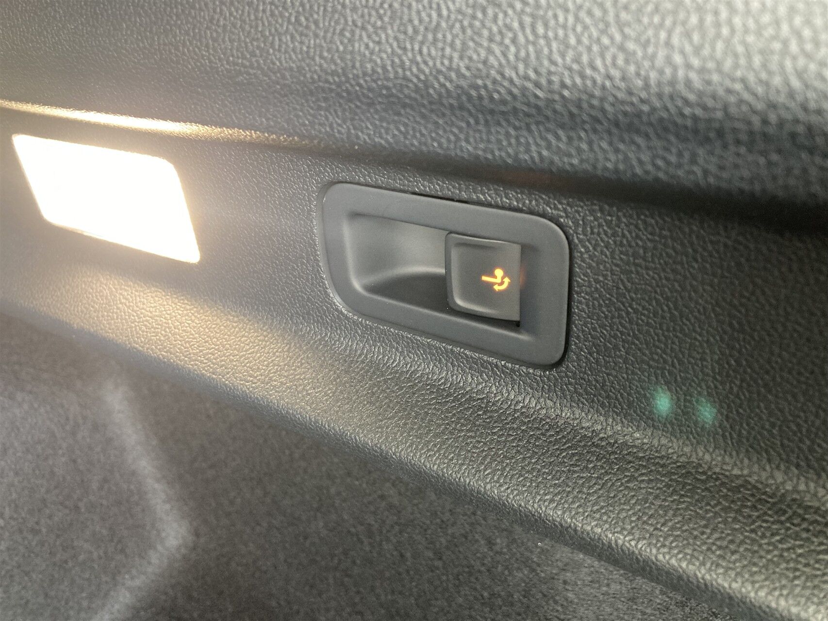 Billede af Ford Explorer EL UR Select AWD 340HK 5d Aut.