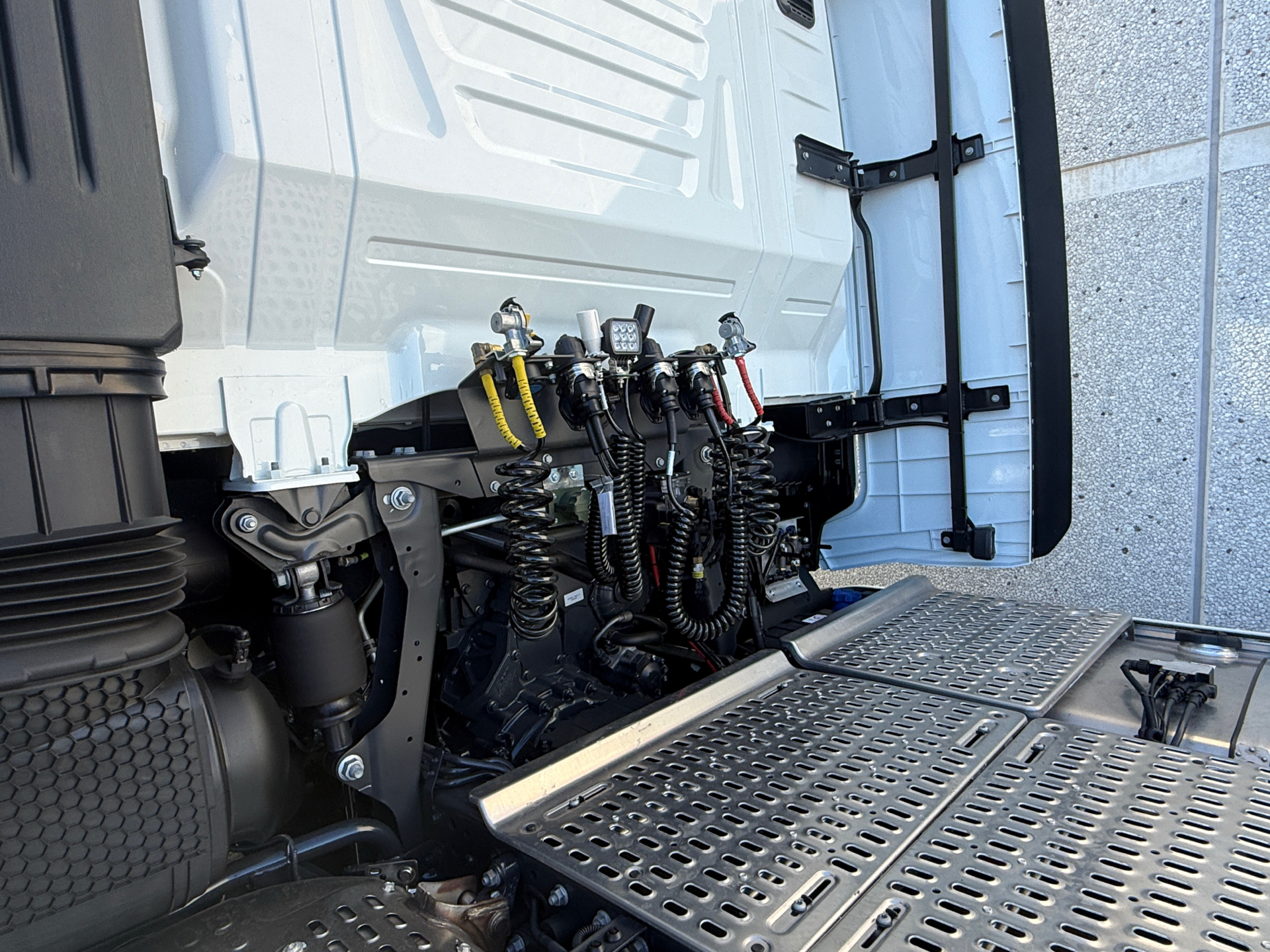 Billede af Iveco S-Way 12,9 D AS440S49-E6e Twinsteer 490HK 12g Aut.