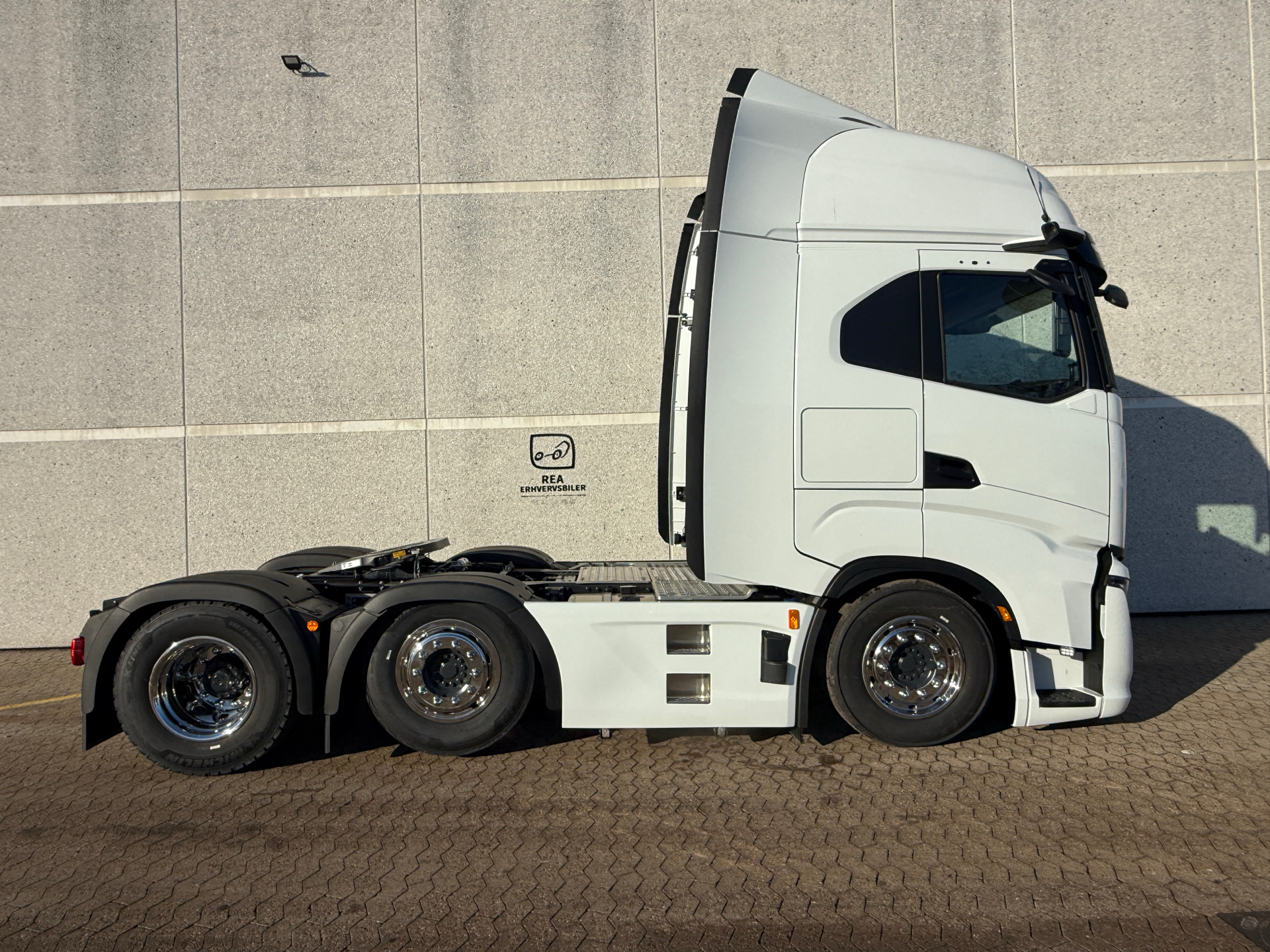 Billede af Iveco S-Way 12,9 D AS440S49-E6e Twinsteer 490HK 12g Aut.