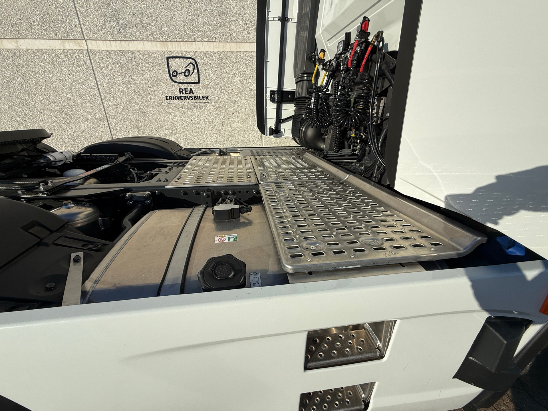 Billede af Iveco S-Way 12,9 D AS440S49-E6e Twinsteer 490HK 12g Aut.