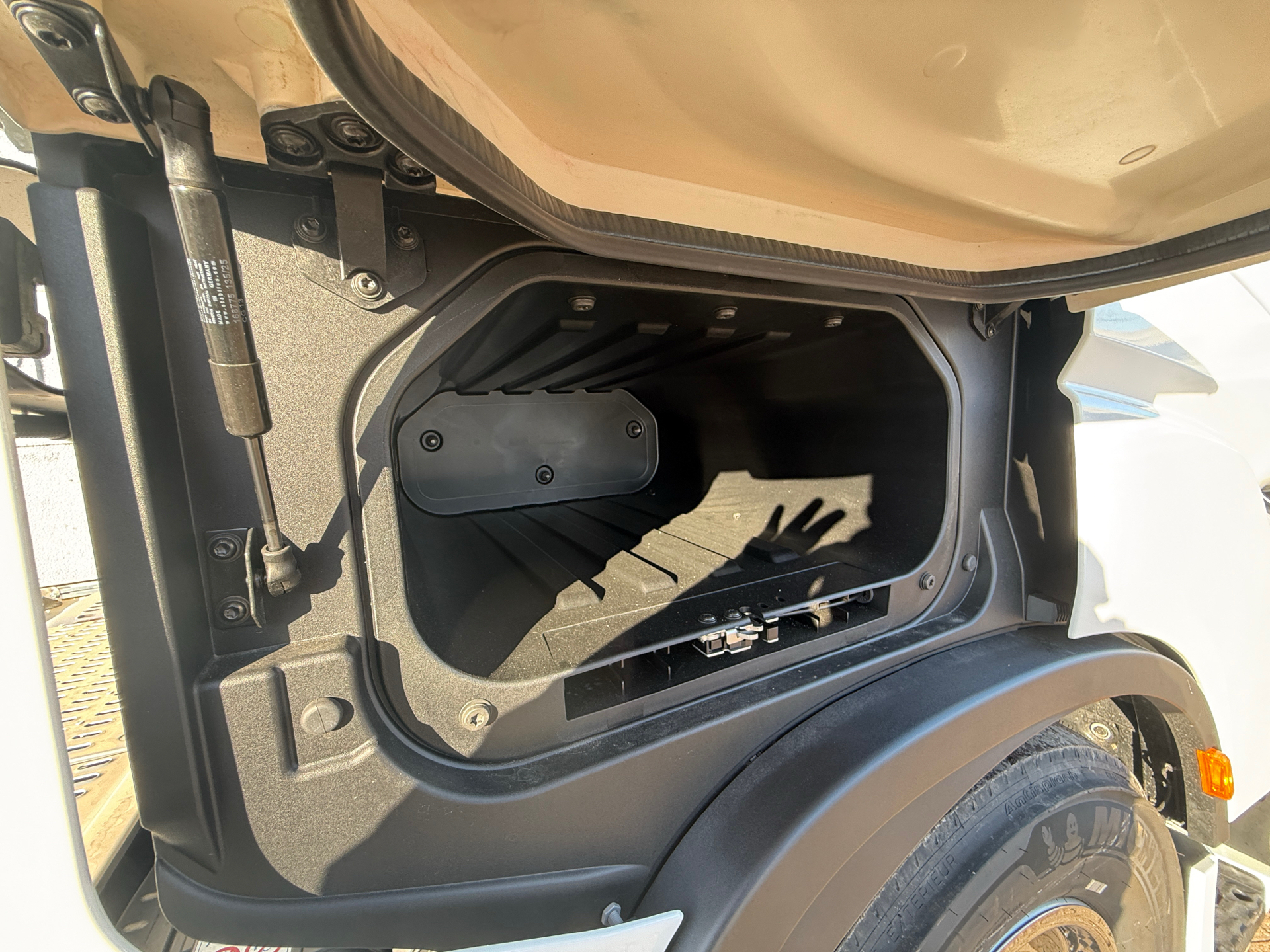 Billede af Iveco S-Way 12,9 D AS440S49-E6e Twinsteer 490HK 12g Aut.