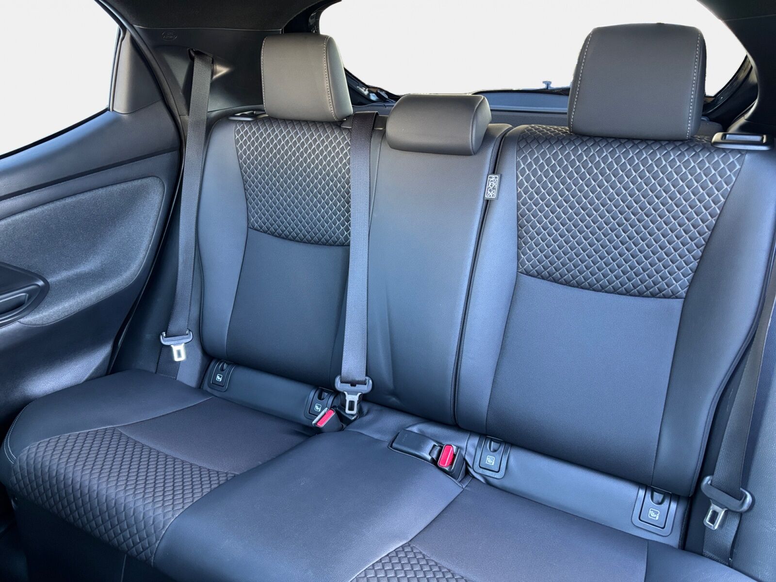 Billede af Toyota Yaris 1,5 Hybrid H3 Style Bi-tone 116HK 5d Trinl. Gear