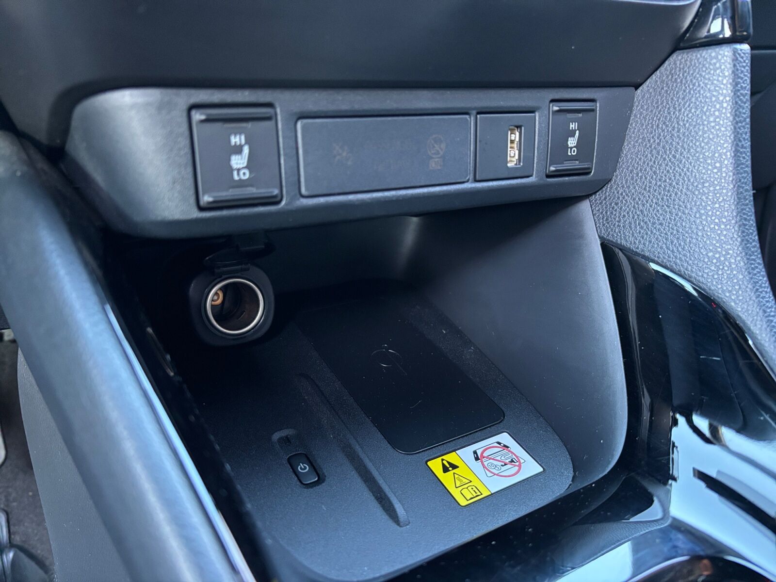 Billede af Toyota Yaris 1,5 Hybrid H3 Style Bi-tone 116HK 5d Trinl. Gear