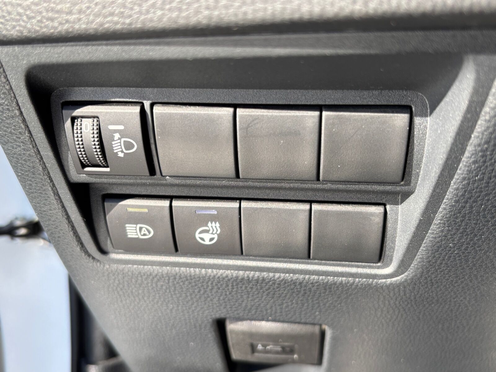 Billede af Toyota Yaris 1,5 Hybrid H3 Style Bi-tone 116HK 5d Trinl. Gear