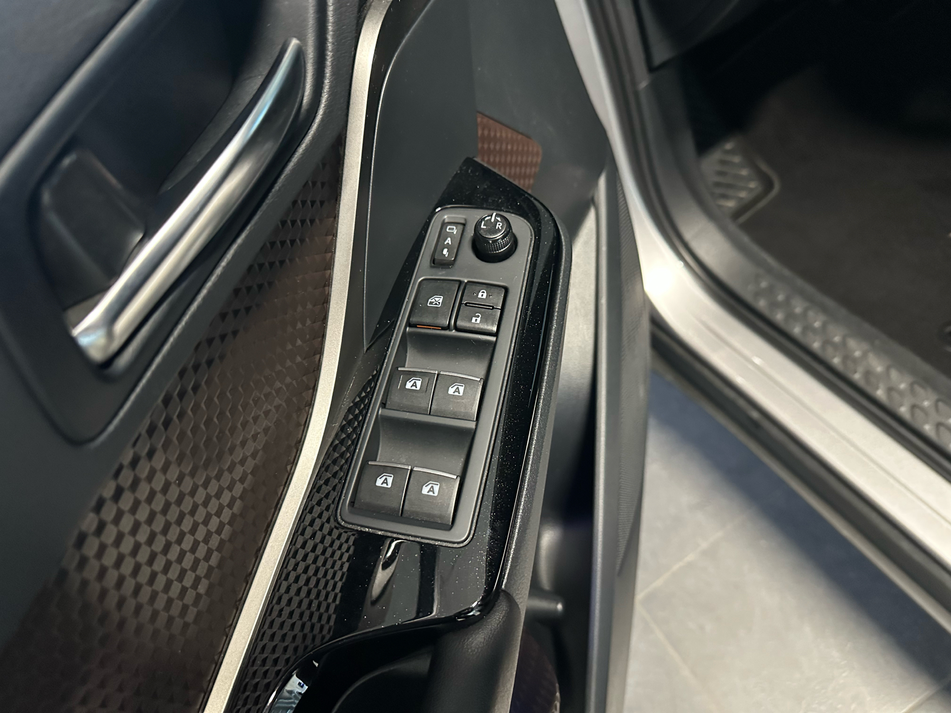 Billede af Toyota C-HR 1,8 Hybrid C-HIC LED Multidrive S 122HK 5d Aut.