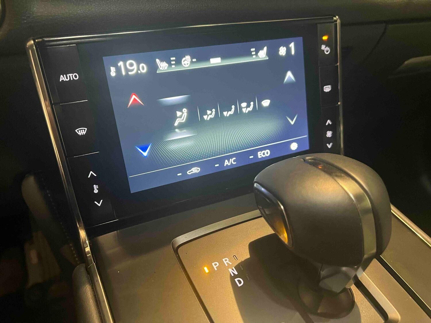 Billede af Mazda MX-30 0,8 e-Skyactiv R-EV  Plugin-hybrid Makoto 170HK 5d Trinl. Gear