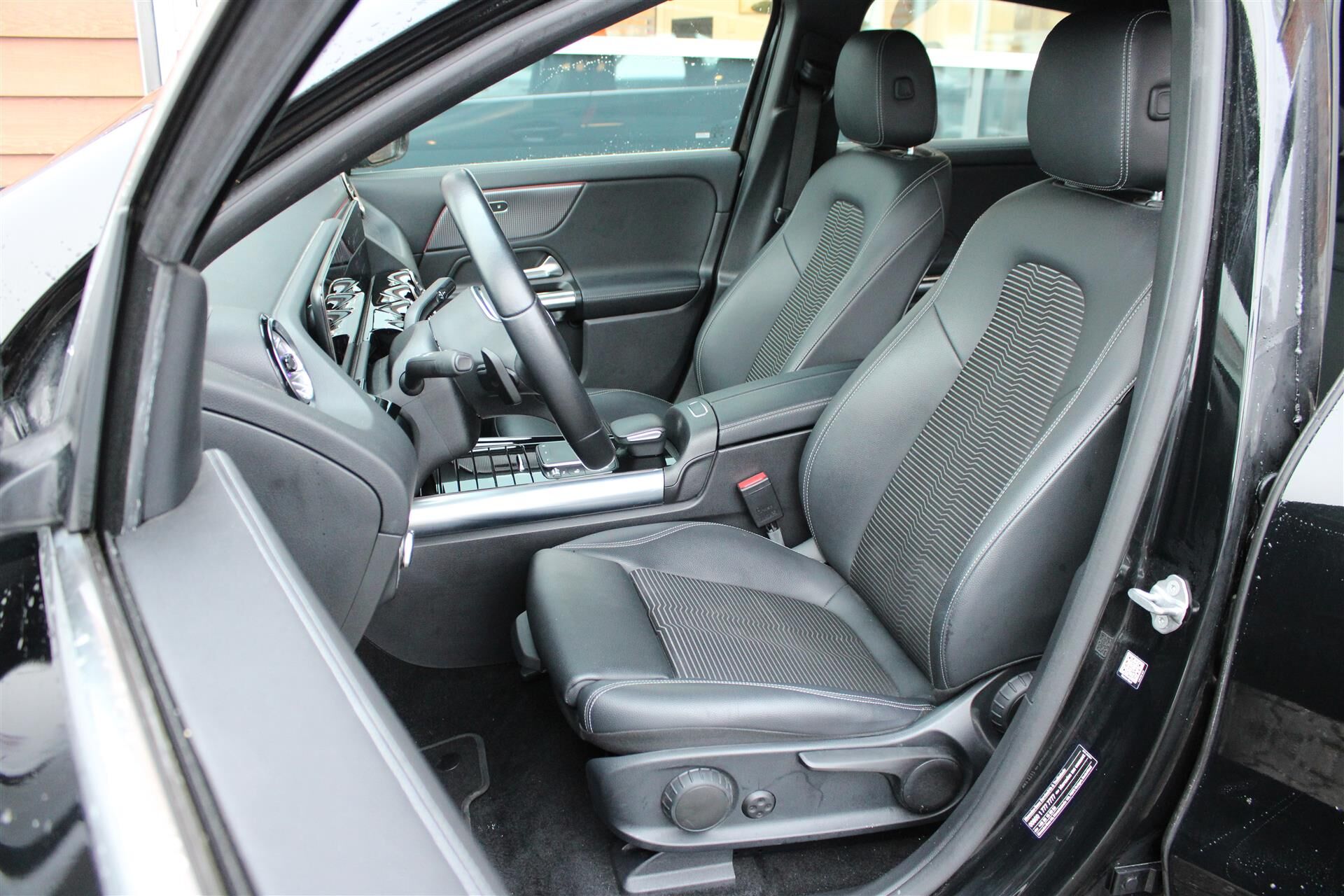 Billede af Mercedes-Benz EQA 300 EL 4Matic 228HK 5d Aut.