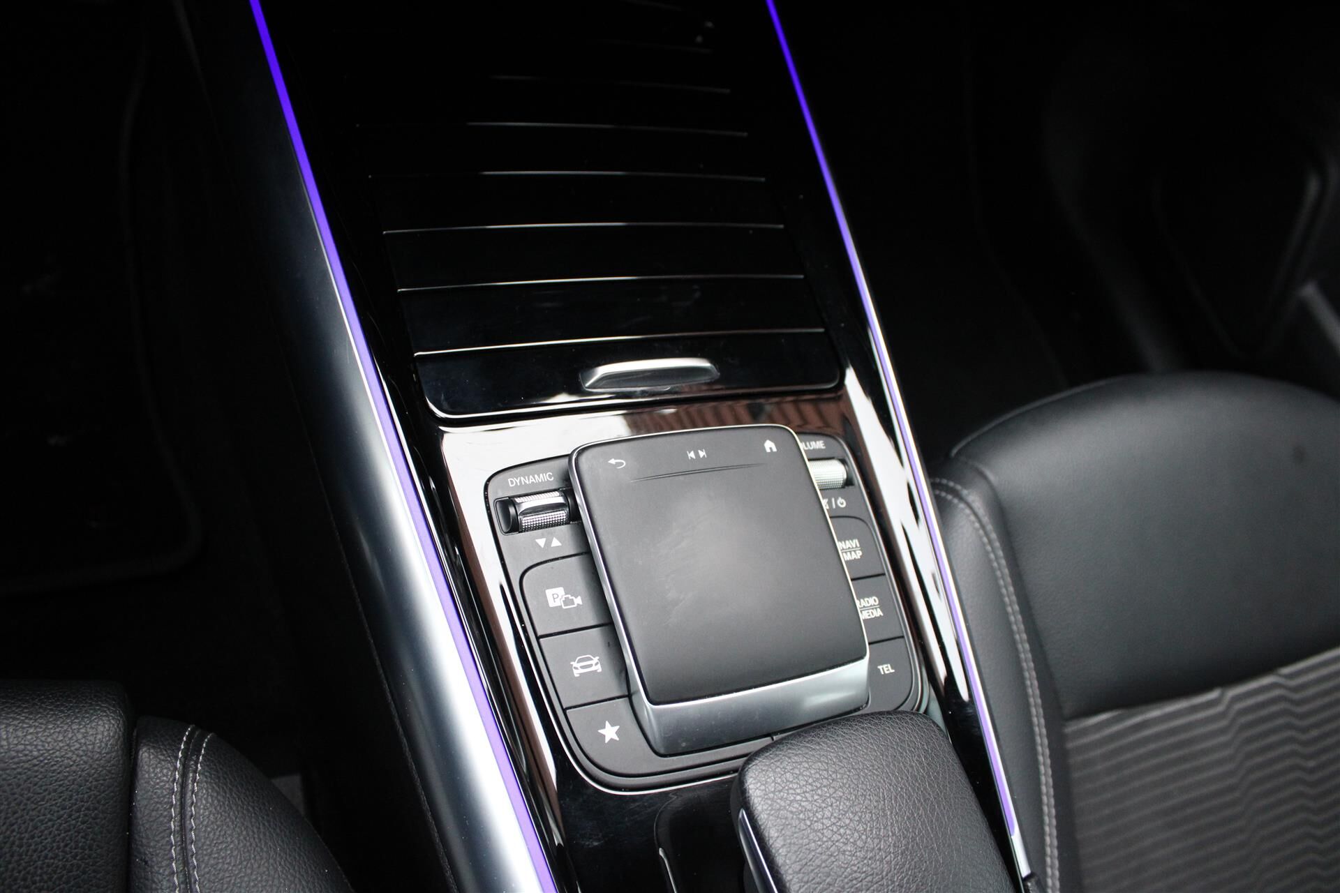 Billede af Mercedes-Benz EQA 300 EL 4Matic 228HK 5d Aut.