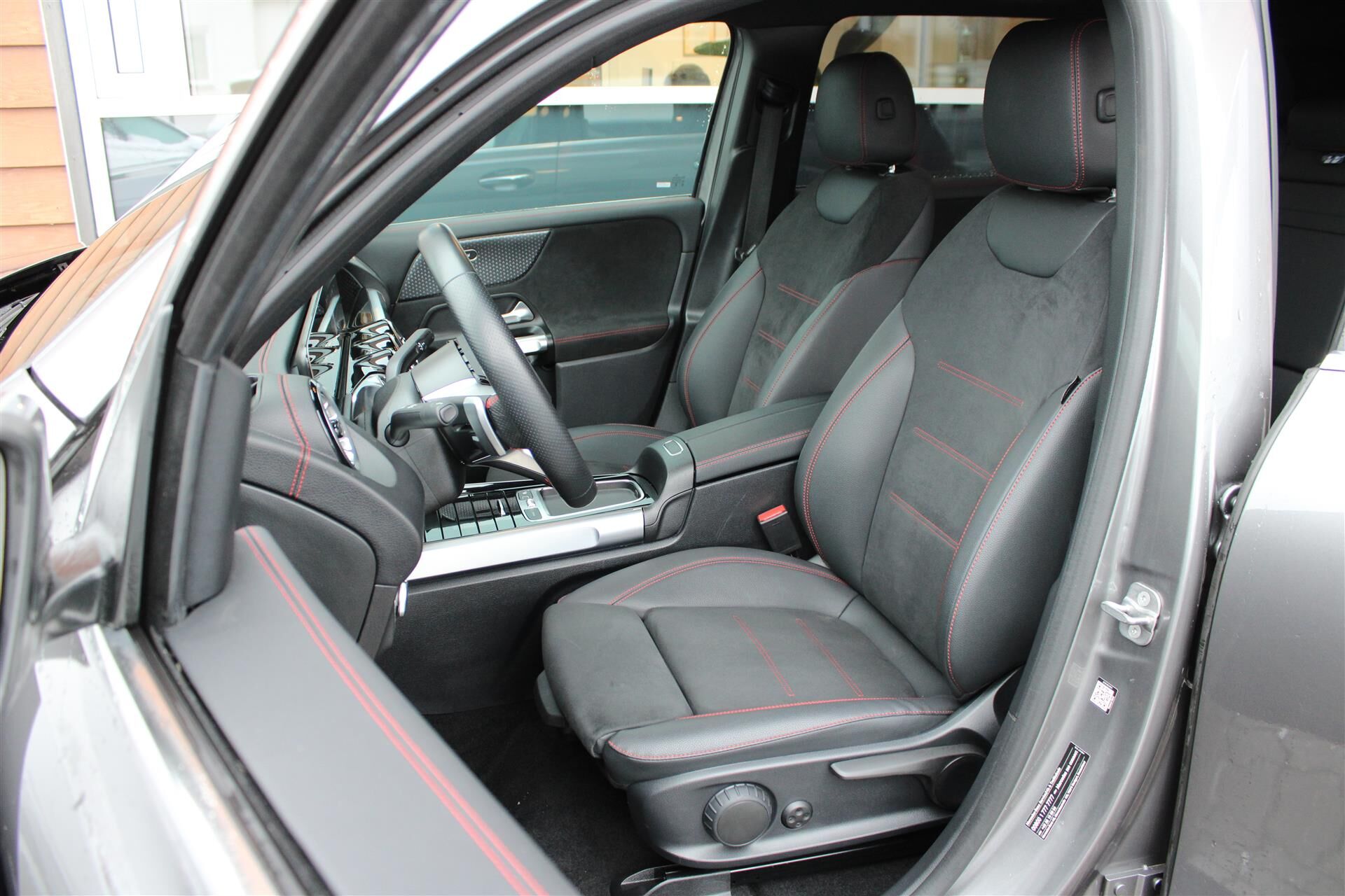 Billede af Mercedes-Benz EQB 250+ EL AMG Advance Plus 190HK 5d Aut.