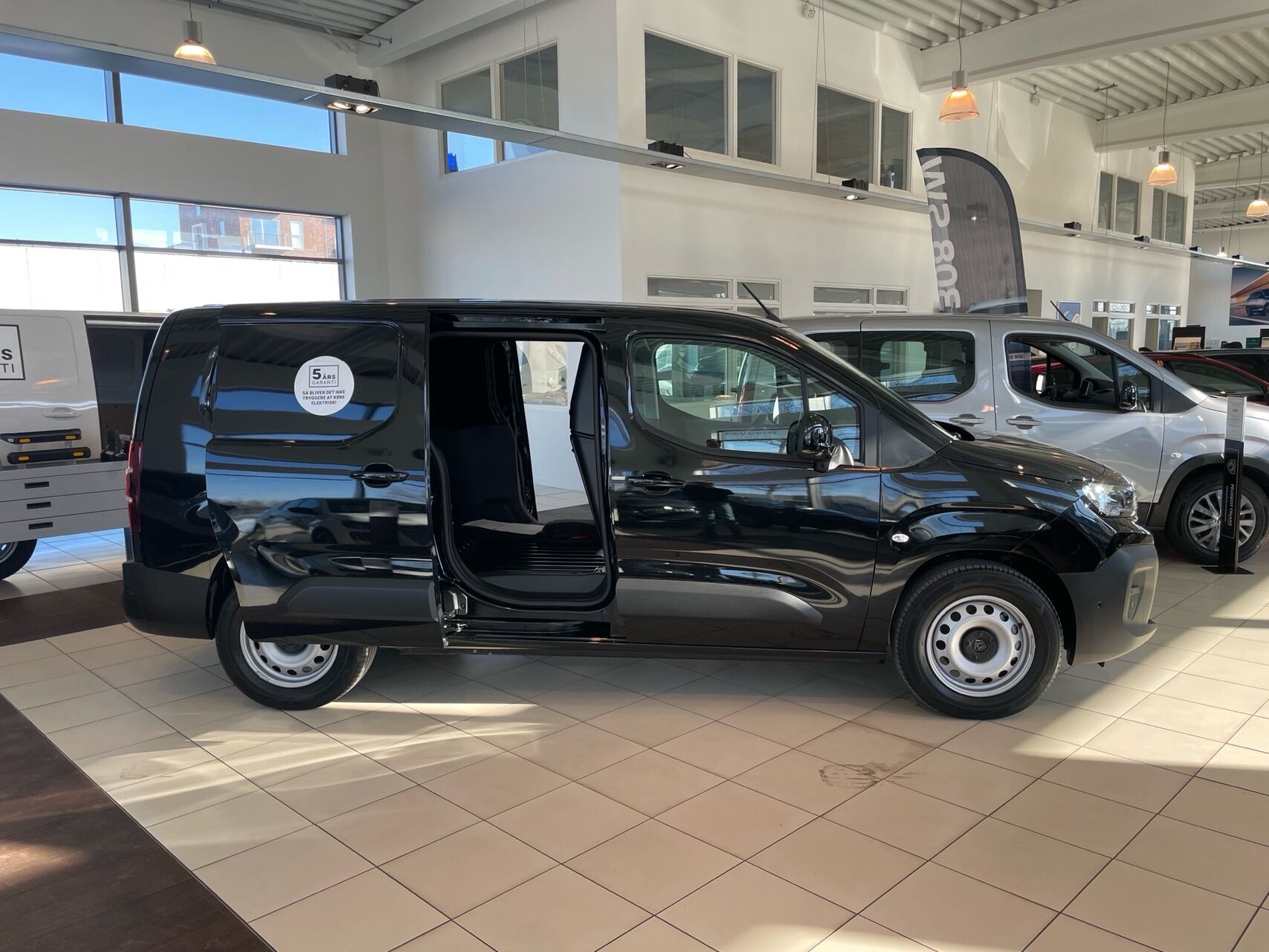 Billede af Peugeot e-Partner L2 V2 EL Premium 136HK Van Aut.