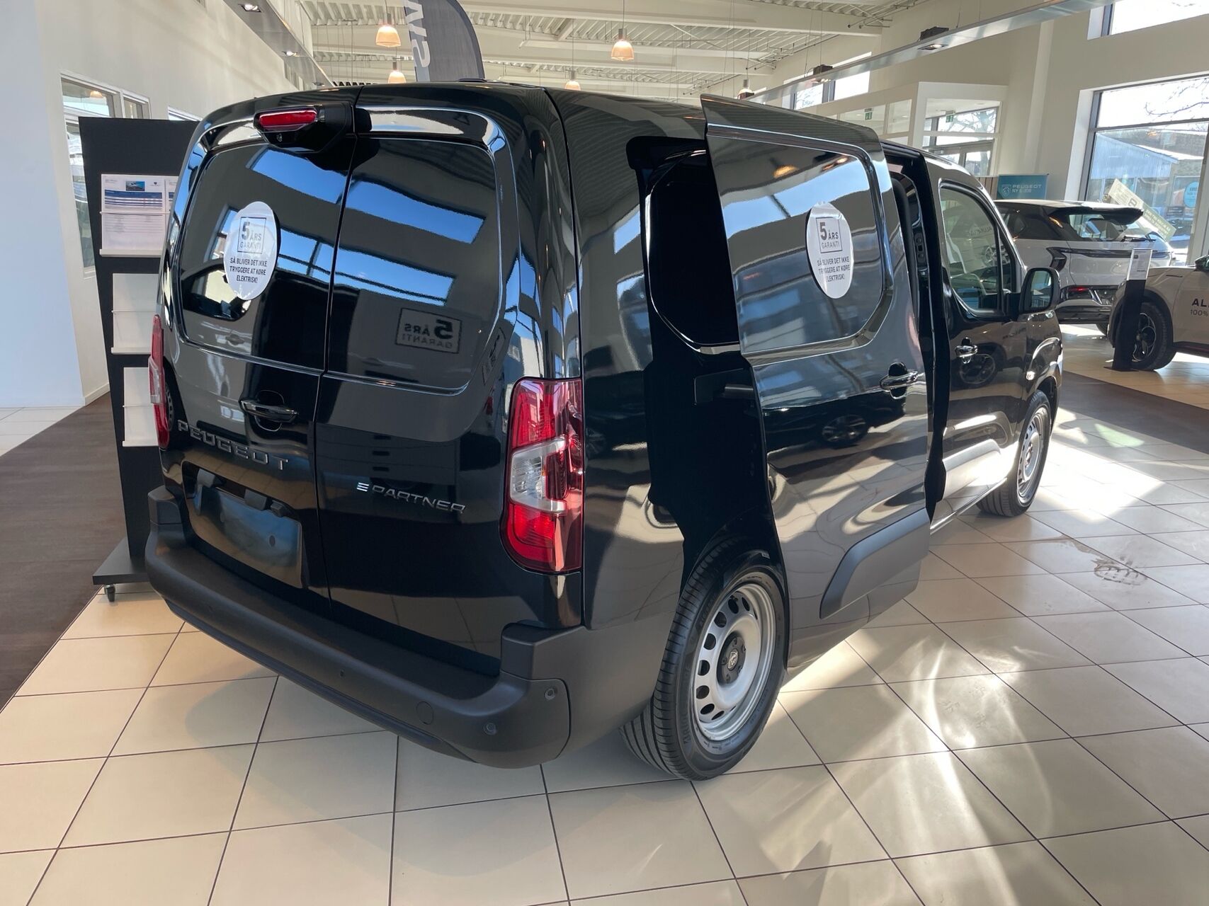 Billede af Peugeot e-Partner L2 V2 EL Premium 136HK Van Aut.