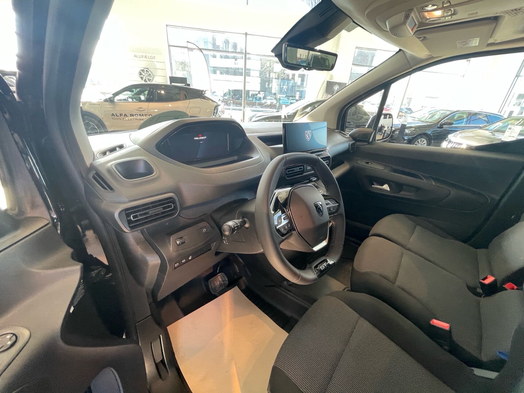 Billede af Peugeot e-Partner L2 V2 EL Premium 136HK Van Aut.