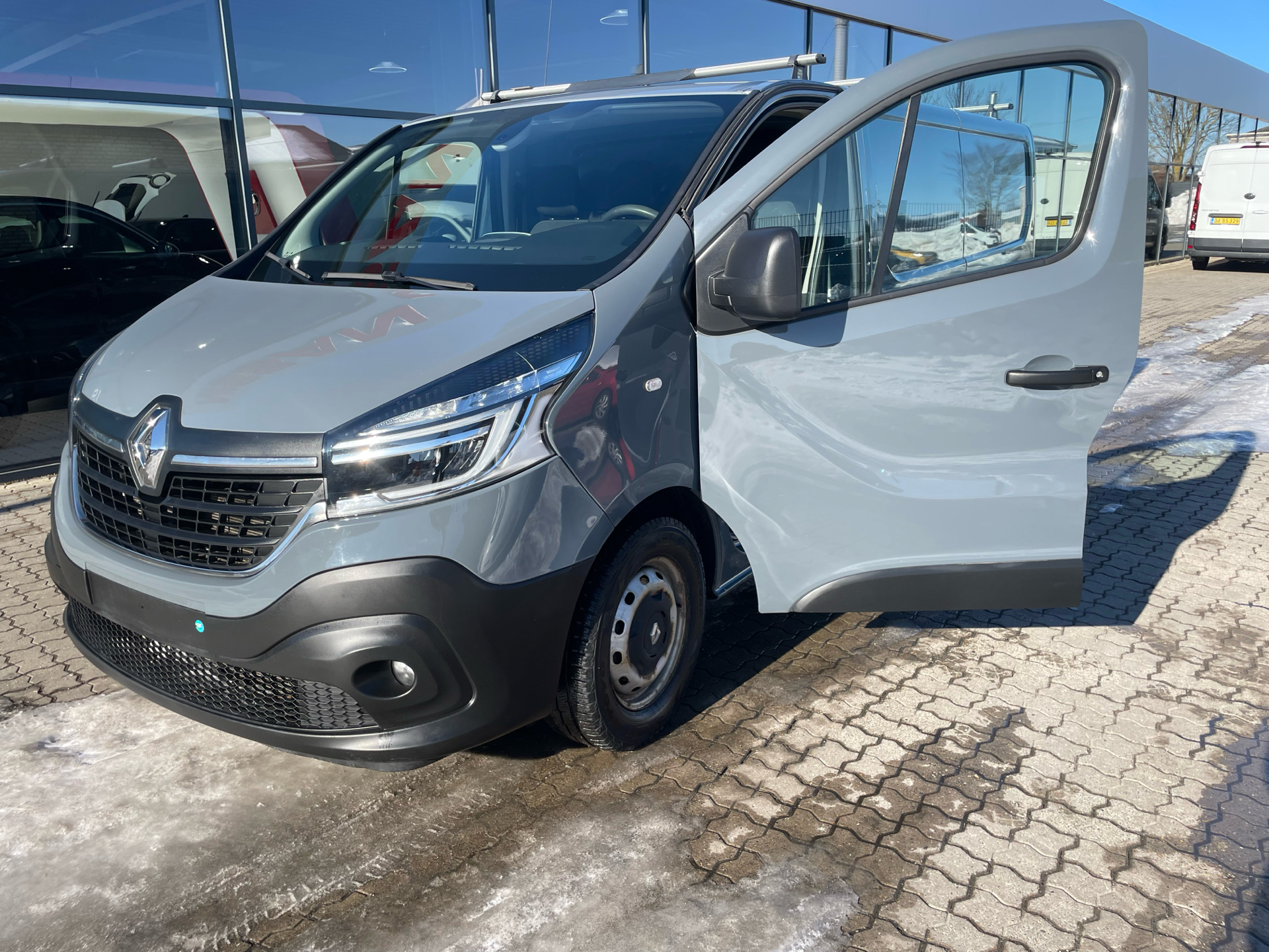 Billede af Renault Trafic T29 L2H1 2,0 DCI 145HK Van 6g Aut.