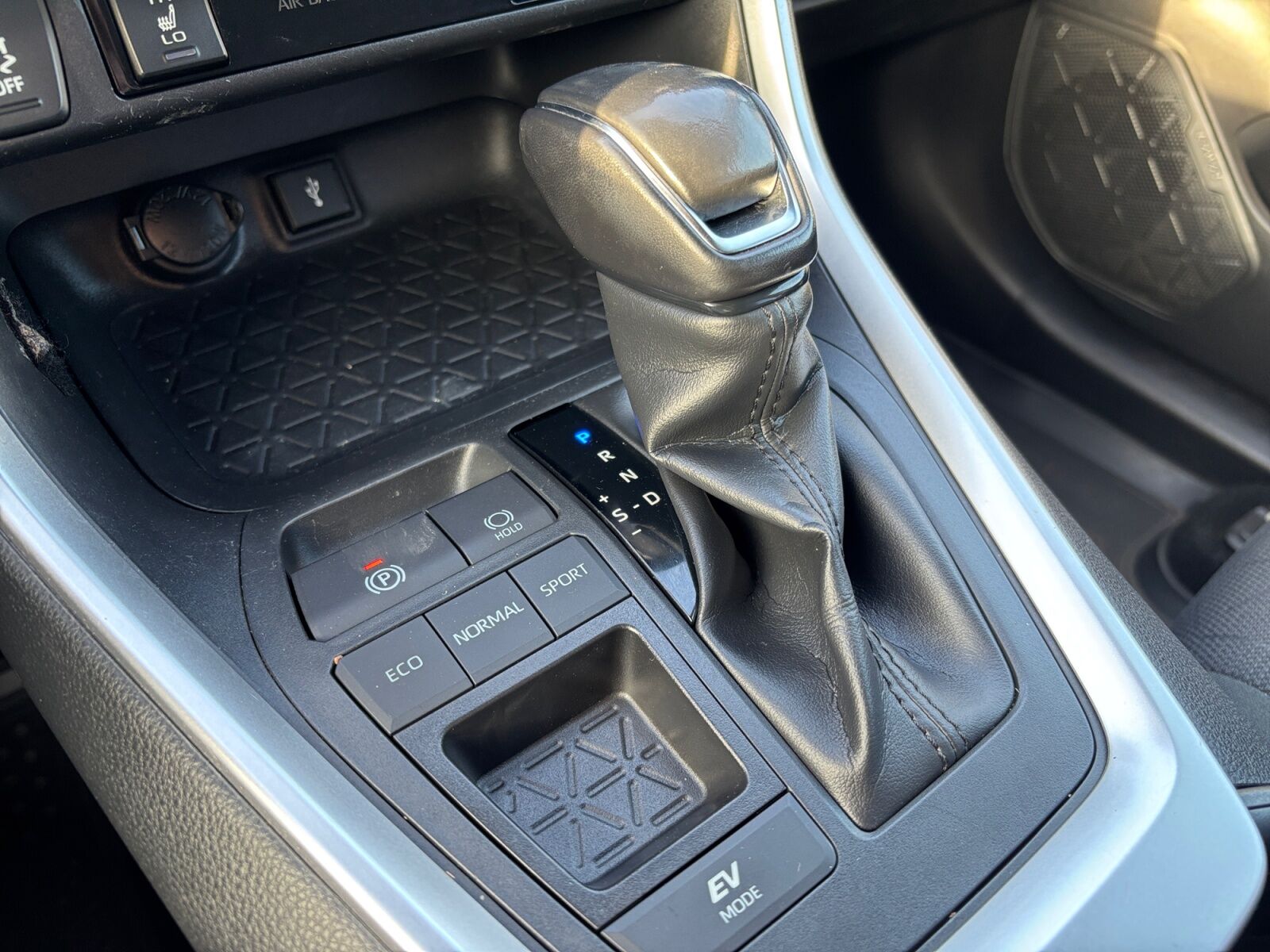 Billede af Toyota RAV4 2,5 Hybrid H3 218HK 5d 6g Aut.