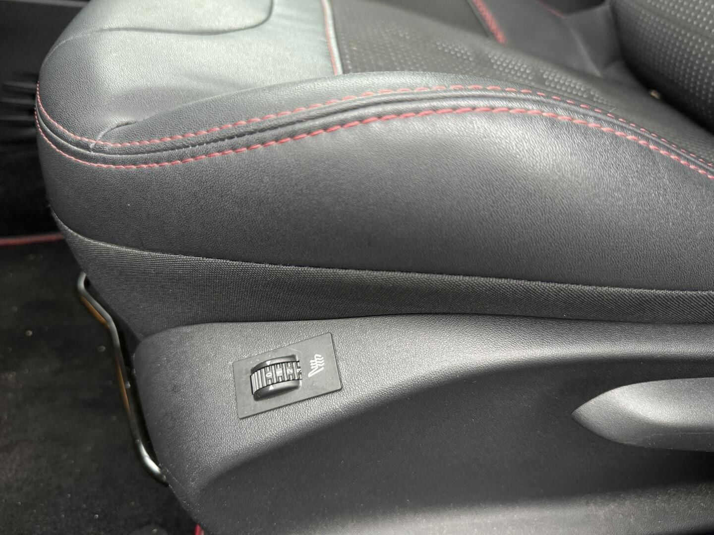 Billede af Peugeot 2008 1,6 BlueHDi GT Line Sky 120HK 6g