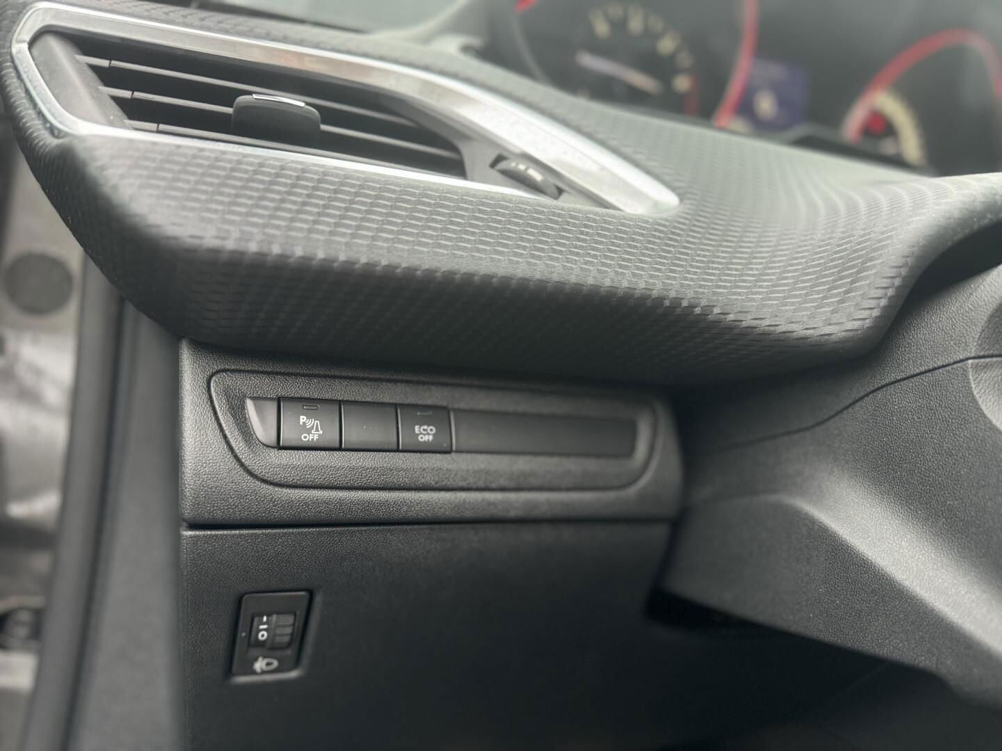 Billede af Peugeot 2008 1,6 BlueHDi GT Line Sky 120HK 6g