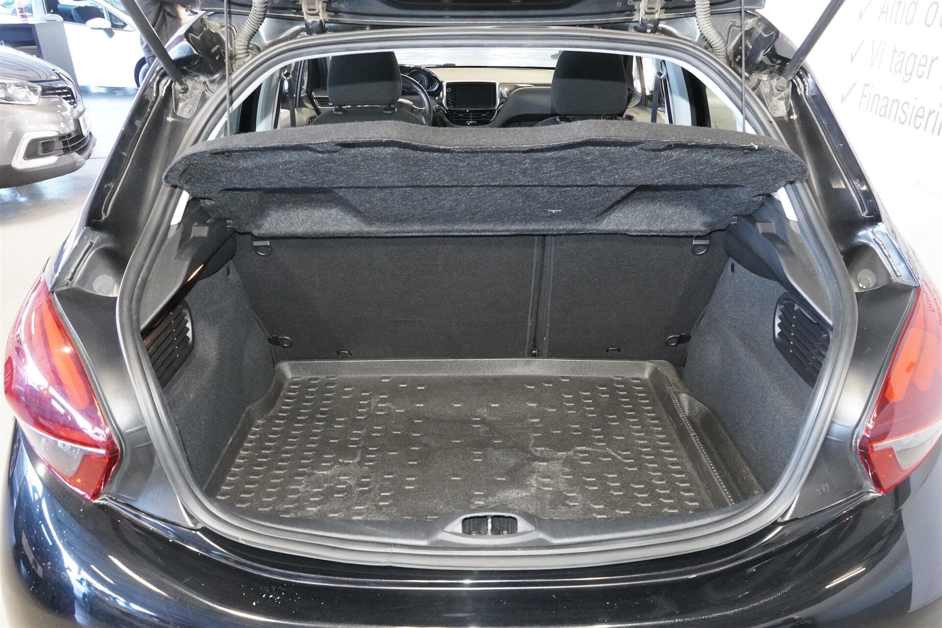 Billede af Peugeot 208 1,6 BlueHDi Allure Sky 100HK 5d