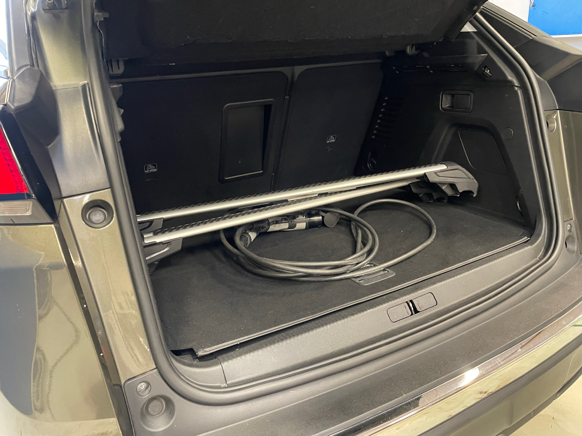 Billede af Peugeot 3008 1,6 PureTech  Plugin-hybrid Allure LTD EAT8 225HK 5d 8g Aut.