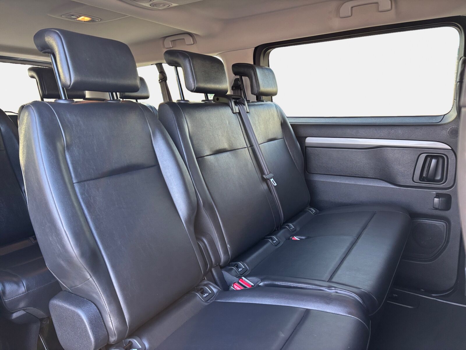 Billede af Toyota Proace Verso Electric Long EL Shuttle To skydedøre 136HK Aut.